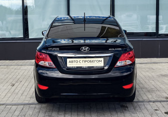 Подержанный автомобиль Hyundai Solaris Sedan 2013 года (4 фото)