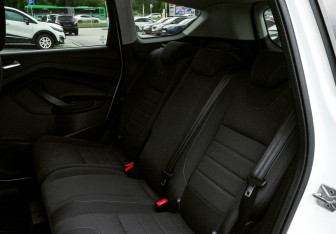 Подержанный автомобиль Ford Kuga 2013 года (21 фото)