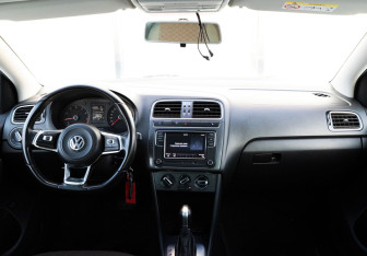 Подержанный автомобиль Volkswagen Polo Sedan 2019 года (12 фото)