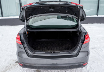 Подержанный автомобиль Ford Focus Sedan 2018 года (20 фото)