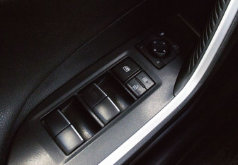Подержанный автомобиль Toyota RAV4 2020 года (12 фото)