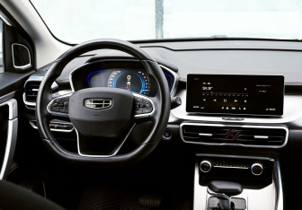 Подержанный автомобиль Geely Coolray 2023 года (19 фото)