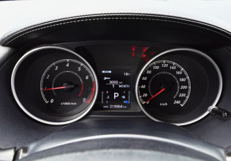 Подержанный автомобиль Mitsubishi Outlander 2010 года (11 фото)