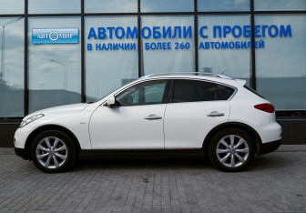 Подержанный автомобиль Infiniti EX 2011 года (2 фото)
