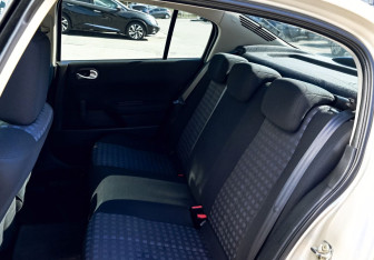Подержанный автомобиль Renault Megane Sedan 2006 года (15 фото)