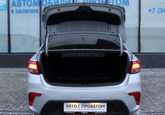 Подержанный автомобиль Kia Rio Sedan 2018 года (19 фото)