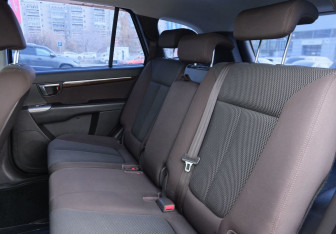 Подержанный автомобиль Hyundai Santa Fe 2010 года (17 фото)