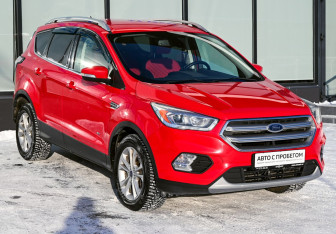 Подержанный автомобиль Ford Kuga 2017 года (7 фото)