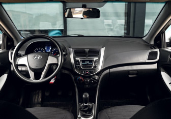 Подержанный автомобиль Hyundai Solaris Sedan 2016 года (16 фото)