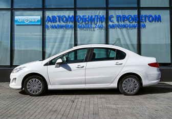 Подержанный автомобиль Peugeot 408 2013 года (2 фото)