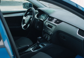 Подержанный автомобиль Skoda Octavia Liftback 2014 года (9 фото)