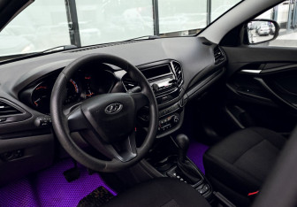 Подержанный автомобиль LADA (ВАЗ) Vesta Sedan 2019 года (14 фото)