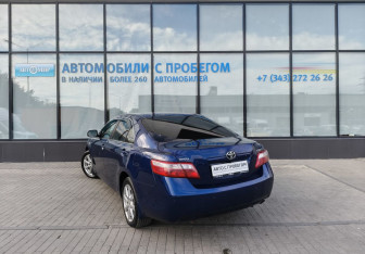 Подержанный автомобиль Toyota Camry Sedan 2008 года (3 фото)