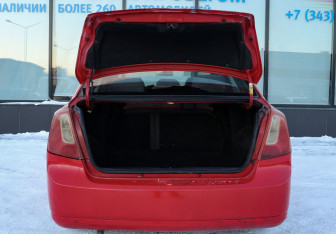Подержанный автомобиль Chevrolet Lacetti Sedan 2006 года (18 фото)