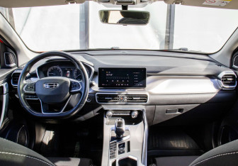 Подержанный автомобиль Geely Coolray 2020 года (19 фото)