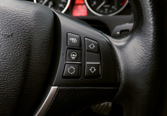 Подержанный автомобиль BMW X5 2013 года (12 фото)