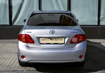 Подержанный автомобиль Toyota Corolla Sedan 2007 года (4 фото)