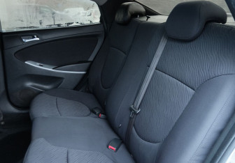 Подержанный автомобиль Hyundai Solaris Sedan 2011 года (19 фото)