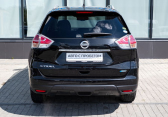 Подержанный автомобиль Nissan X-Trail 2014 года (5 фото)