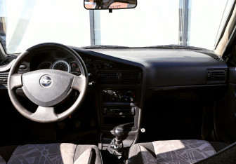 Подержанный автомобиль Daewoo Nexia Sedan 2010 года (14 фото)