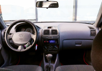 Подержанный автомобиль Hyundai Accent Sedan 2007 года (16 фото)