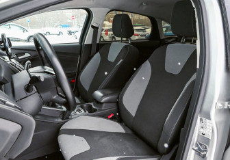 Подержанный автомобиль Ford Focus Sedan 2012 года (9 фото)