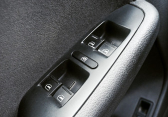 Подержанный автомобиль Volkswagen Jetta Sedan 2012 года (12 фото)