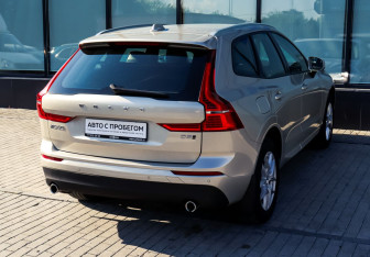 Подержанный автомобиль Volvo XC60 2018 года (5 фото)