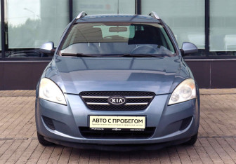 Подержанный автомобиль Kia Ceed Wagon 2008 года (8 фото)