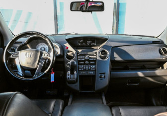 Подержанный автомобиль Honda Pilot 2013 года (17 фото)