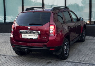 Подержанный автомобиль Renault Duster 2013 года (5 фото)