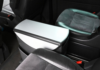 Подержанный автомобиль Volkswagen Multivan 2008 года (18 фото)