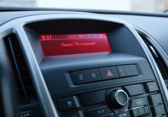 Подержанный автомобиль Opel Astra Hatchback 2011 года (12 фото)