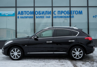 Подержанный автомобиль Infiniti QX50 2017 года (2 фото)