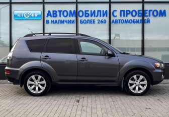 Подержанный автомобиль Mitsubishi Outlander 2012 года (6 фото)