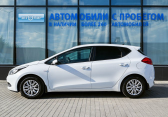 Подержанный автомобиль Kia Ceed Hatchback 2012 года (2 фото)