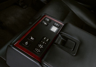 Подержанный автомобиль Toyota Camry Sedan 2011 года (18 фото)