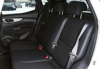 Подержанный автомобиль Nissan Qashqai 2014 года (18 фото)