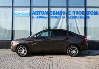 Подержанный автомобиль LADA (ВАЗ) Vesta Sedan 2019 года (2 фото)