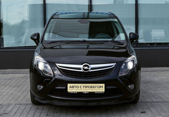 Подержанный автомобиль Opel Zafira Compactvan 2013 года (8 фото)