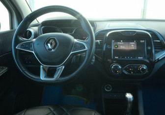 Подержанный автомобиль Renault Kaptur 2021 года (10 фото)