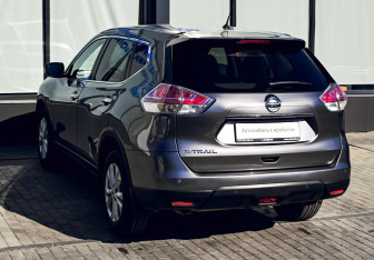 Подержанный автомобиль Nissan X-Trail 2016 года (3 фото)