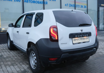 Подержанный автомобиль Renault Duster 2018 года (3 фото)