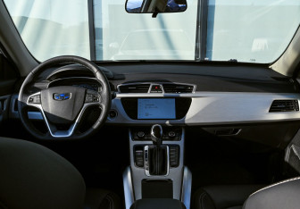 Подержанный автомобиль Geely Atlas 2021 года (12 фото)