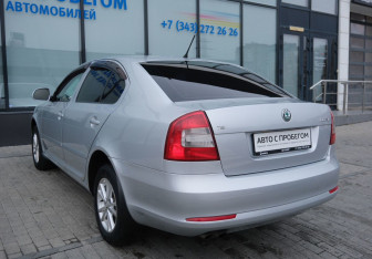 Подержанный автомобиль Skoda Octavia Liftback 2012 года (3 фото)