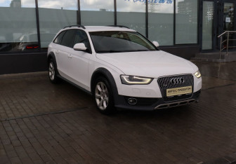 Подержанный автомобиль Audi A4 allroad 2013 года (7 фото)