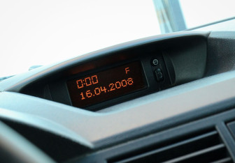 Подержанный автомобиль Opel Meriva 2008 года (13 фото)