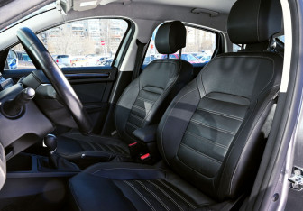 Подержанный автомобиль Renault Arkana 2019 года (9 фото)