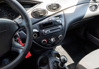 Подержанный автомобиль Ford Focus Wagon 2004 года (9 фото)
