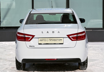 Подержанный автомобиль LADA (ВАЗ) Vesta Sedan 2019 года (4 фото)